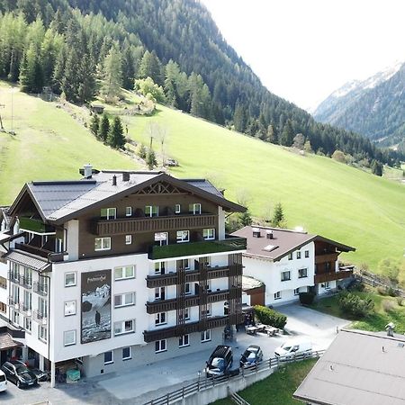 Aktivhotel Feichtner Hof Kaunertal Exterior photo
